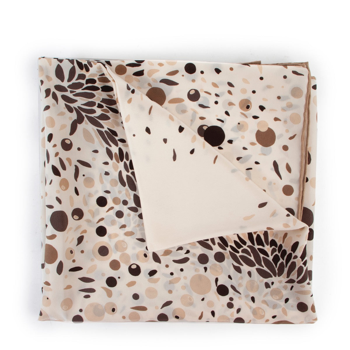 Delvaux Brown Scarf now ready to be bought at Labellov Luxury with a fun design. Shop online on our webshop or come say hi in our showroom