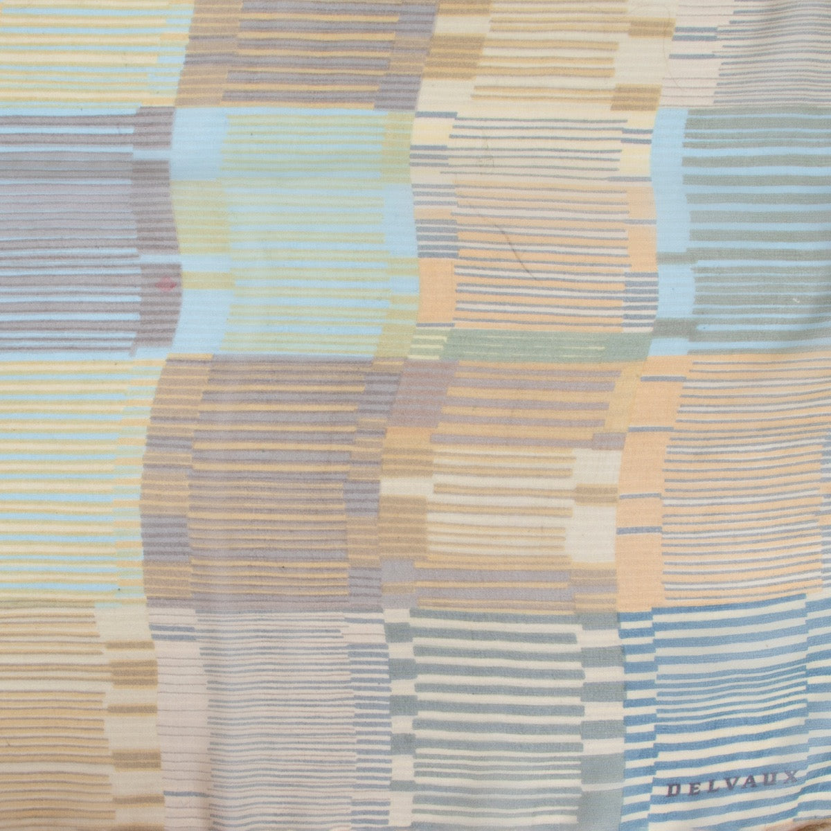 Buy this Delvaux Yellow Multicolor Scarf online or in store at our showroom in Antwerp. buy and sell your designer items for a reasonable price.