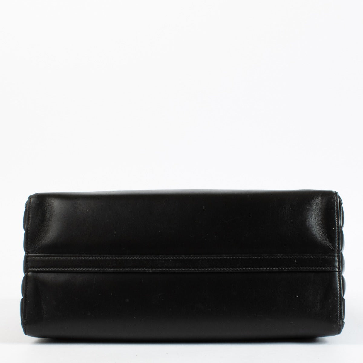 Authentic pre-loved Prada Medium Bibliothèque Tote in calfskin leather with structured silhouette at Labellov.com.