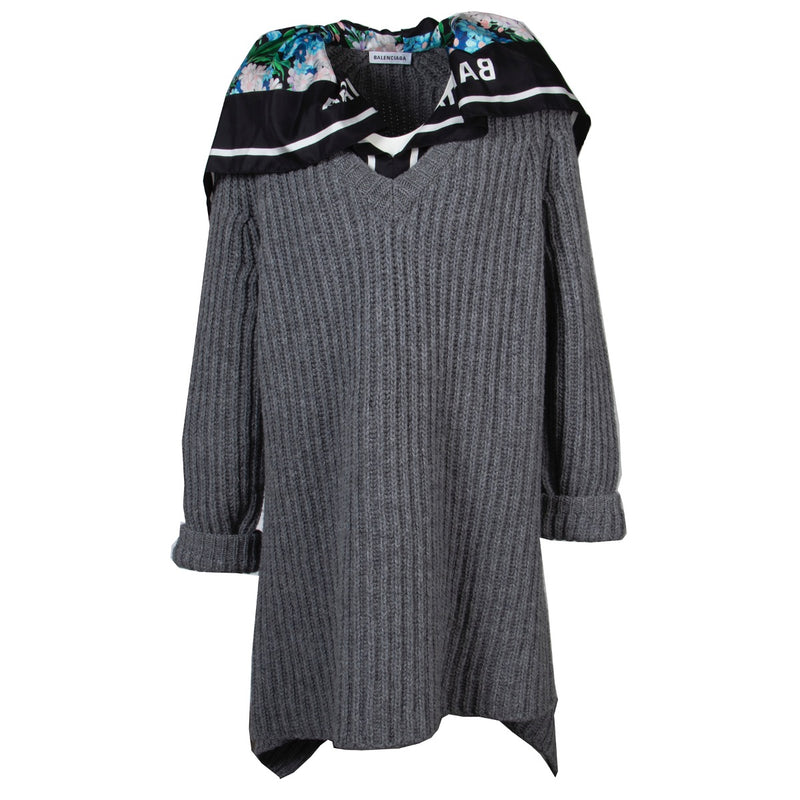 Shop safe online 100% authentic second hand Balenciaga Grey Knitted Scarf Sweater - Size 36 in very good condition at Labellov in Antwerp.