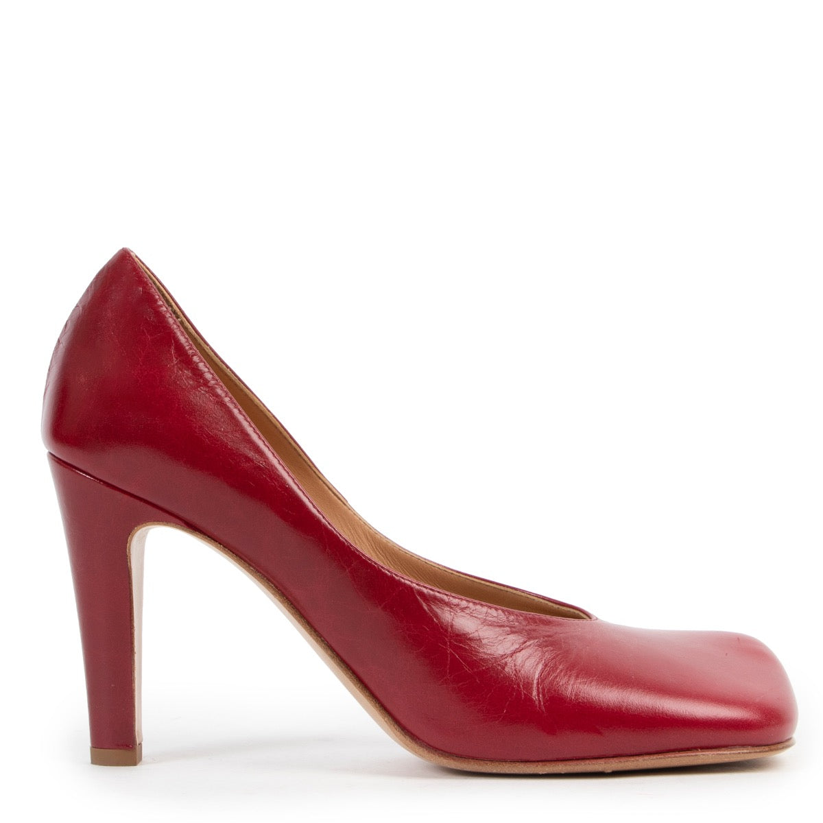 Shop safe online 100% authentic second hand Bottega Veneta Bloc Red Pumps - Size 38 at Labellov in Antwerp.
