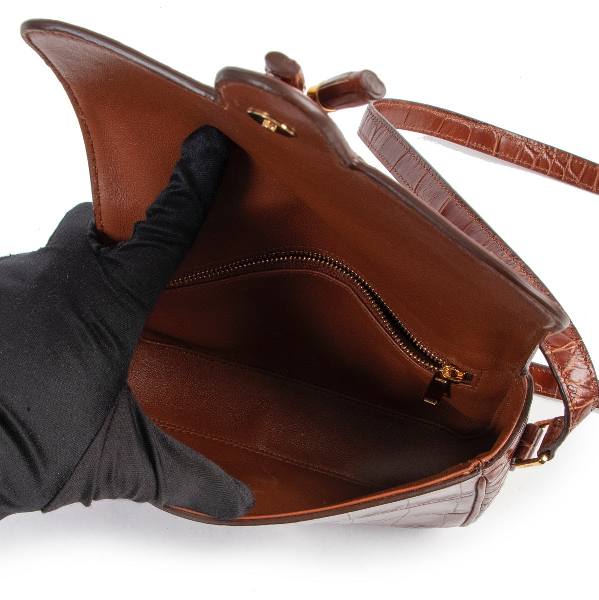 Shop safe online 100% authentic second hand Celine Brown Croco Stamp Tassel Bag Medium in very good condition at the right price at Labellov in Antwerp.