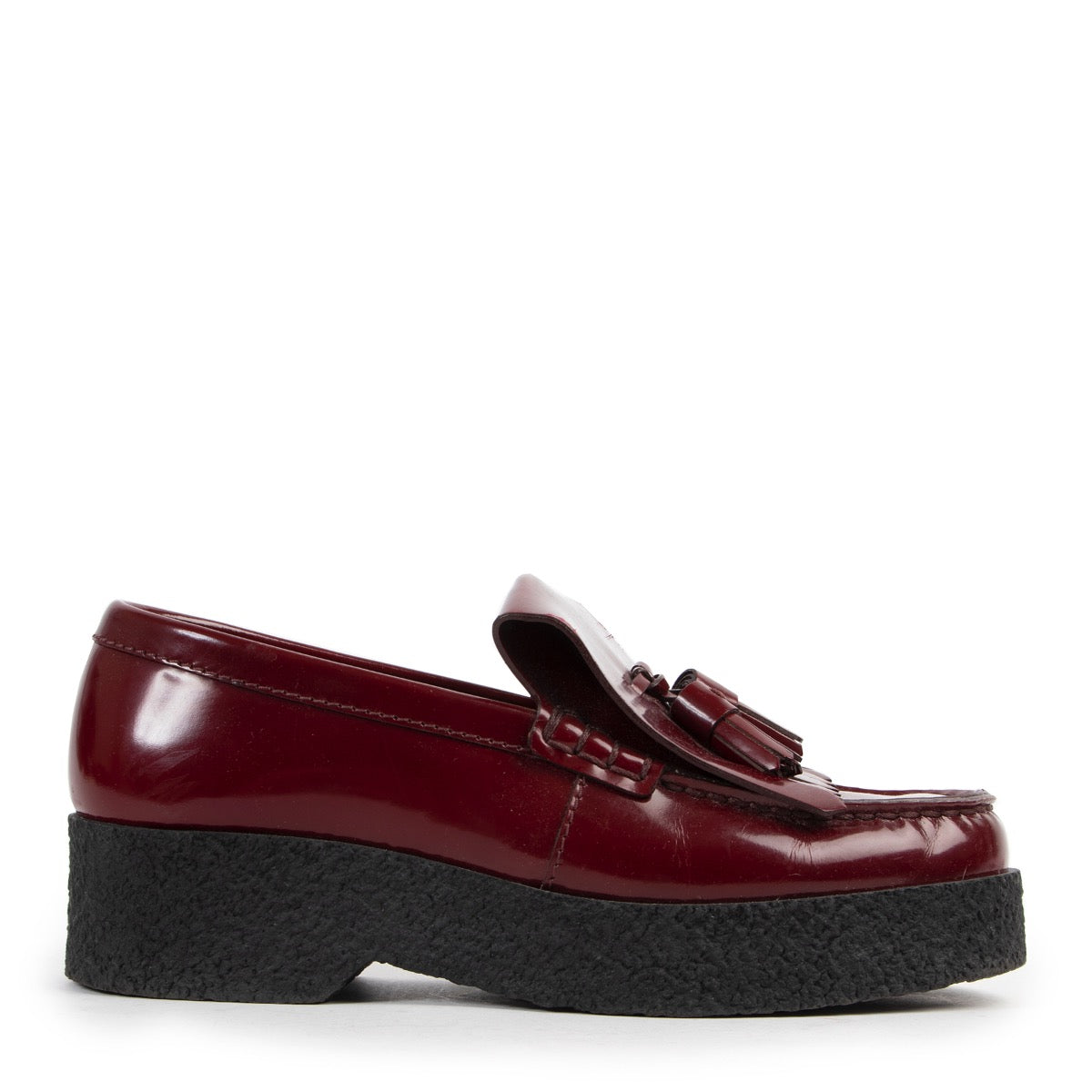 Shop safe online 100% authentic second hand Celine Burgundy Patent Leather Flats - Size 38 at Labellov in Antwerp.