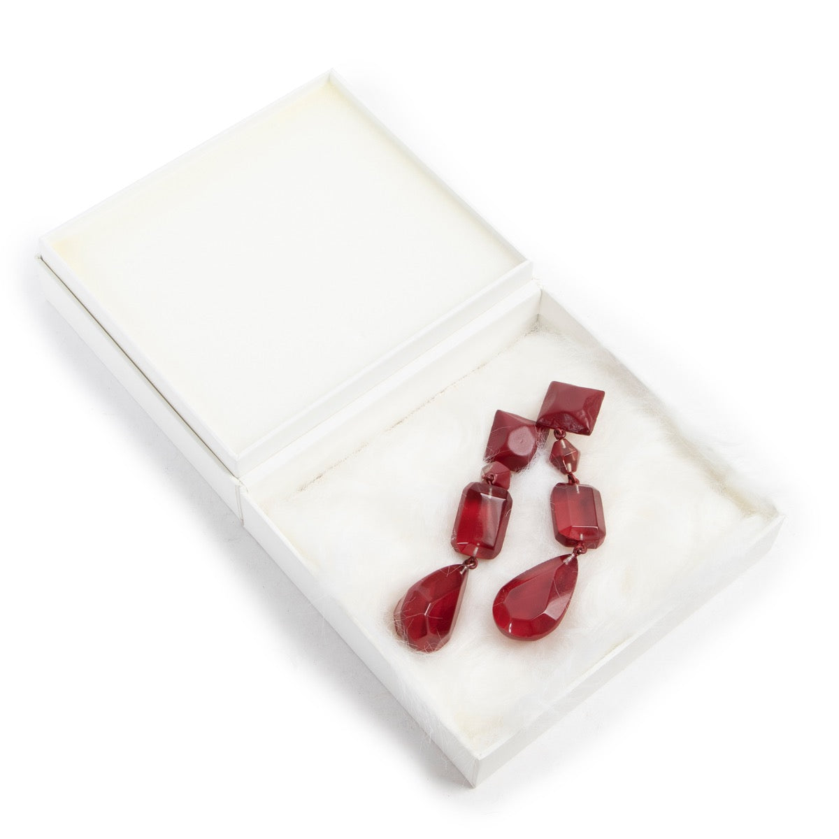 Shop safe online 100% authentic second hand Celine Red Pending Earrings in very good condition at the right price at Labellov in Antwerp.