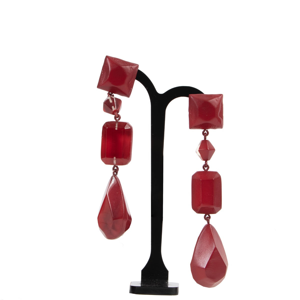Shop safe online 100% authentic second hand Celine Red Pending Earrings in very good condition at the right price at Labellov in Antwerp.