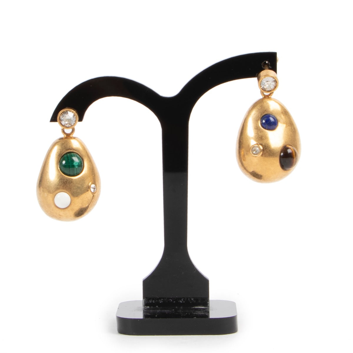 Shop safe online 100% authentic second hand Céline Gold Drop Earrings in very good condition at the right price at Labellov in Antwerp.