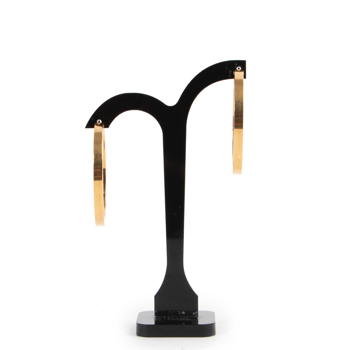 Shop safe online 100% authentic second hand Céline Gold Hoop Earrings in very good condition at the right price at Labellov in Antwerp.