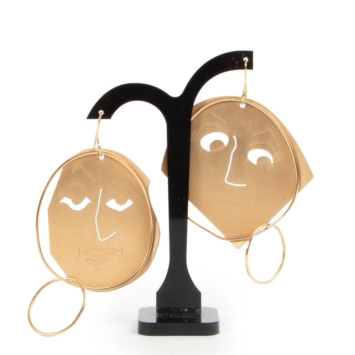 Shop safe online 100% authentic second hand JW Anderson Gold Face Earrings in very good condition at Labellov in Antwerp.