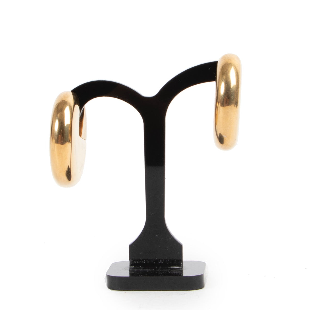 Shop safe online at Labellov in Antwerp these 100% authentic second hand Celine Gold Earrings