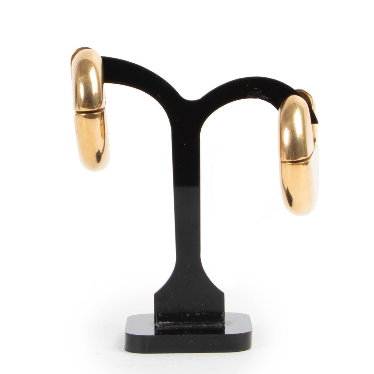 Shop safe online at Labellov in Antwerp these 100% authentic second hand Celine Gold Earrings
