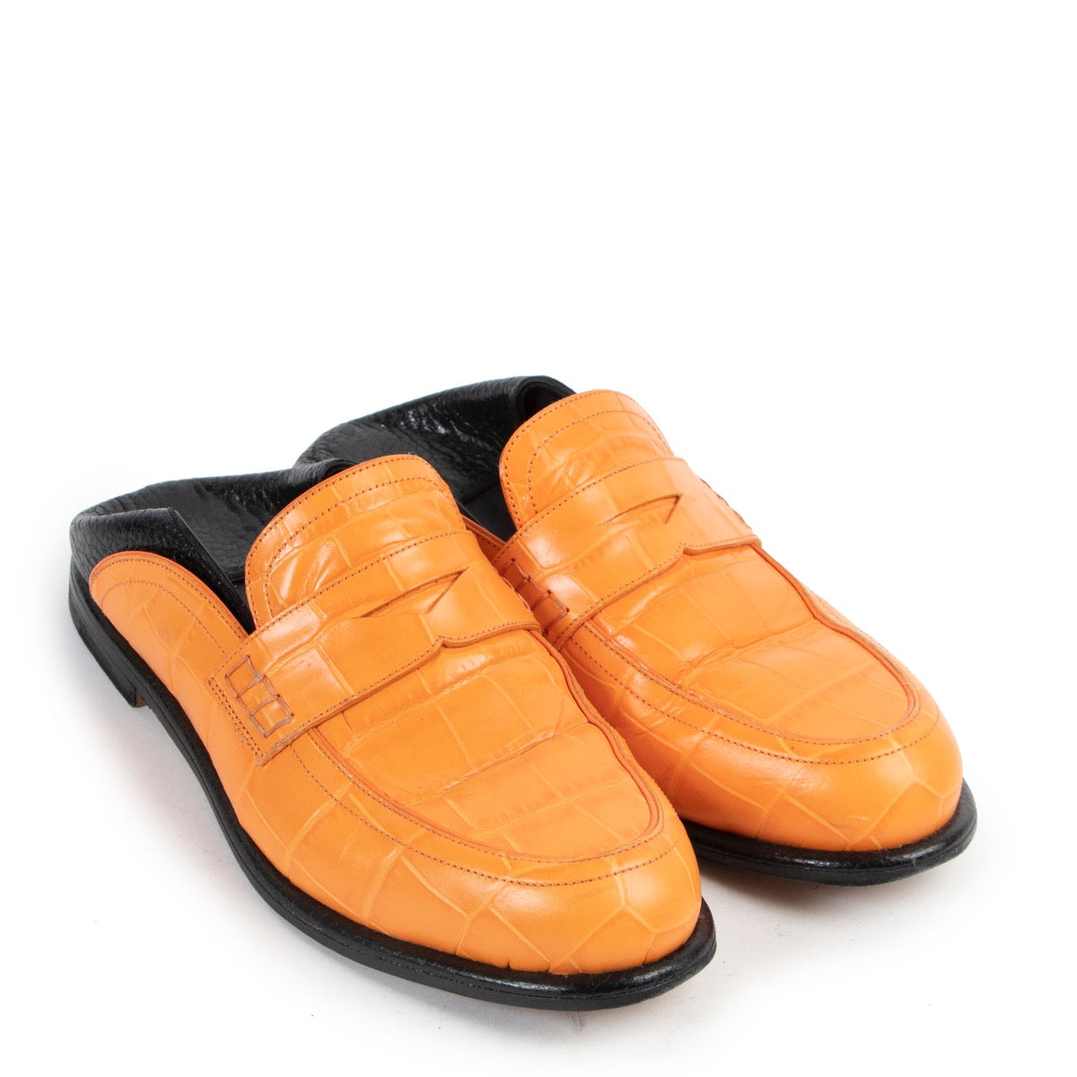 Shop safe online at Labellov in Antwerp 100% authentic second hand Loewe Orange Slide in Loafers - Size 38