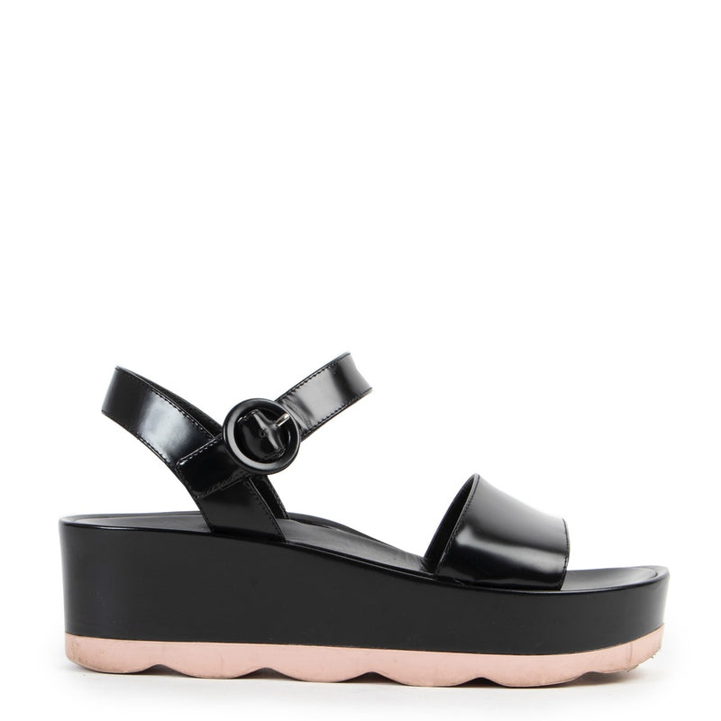 Shop safe online 100% authentic second hand Prada Black Pink Platform Sandals - Size 38 in very good condition at the right price at Labellov in Antwerp.