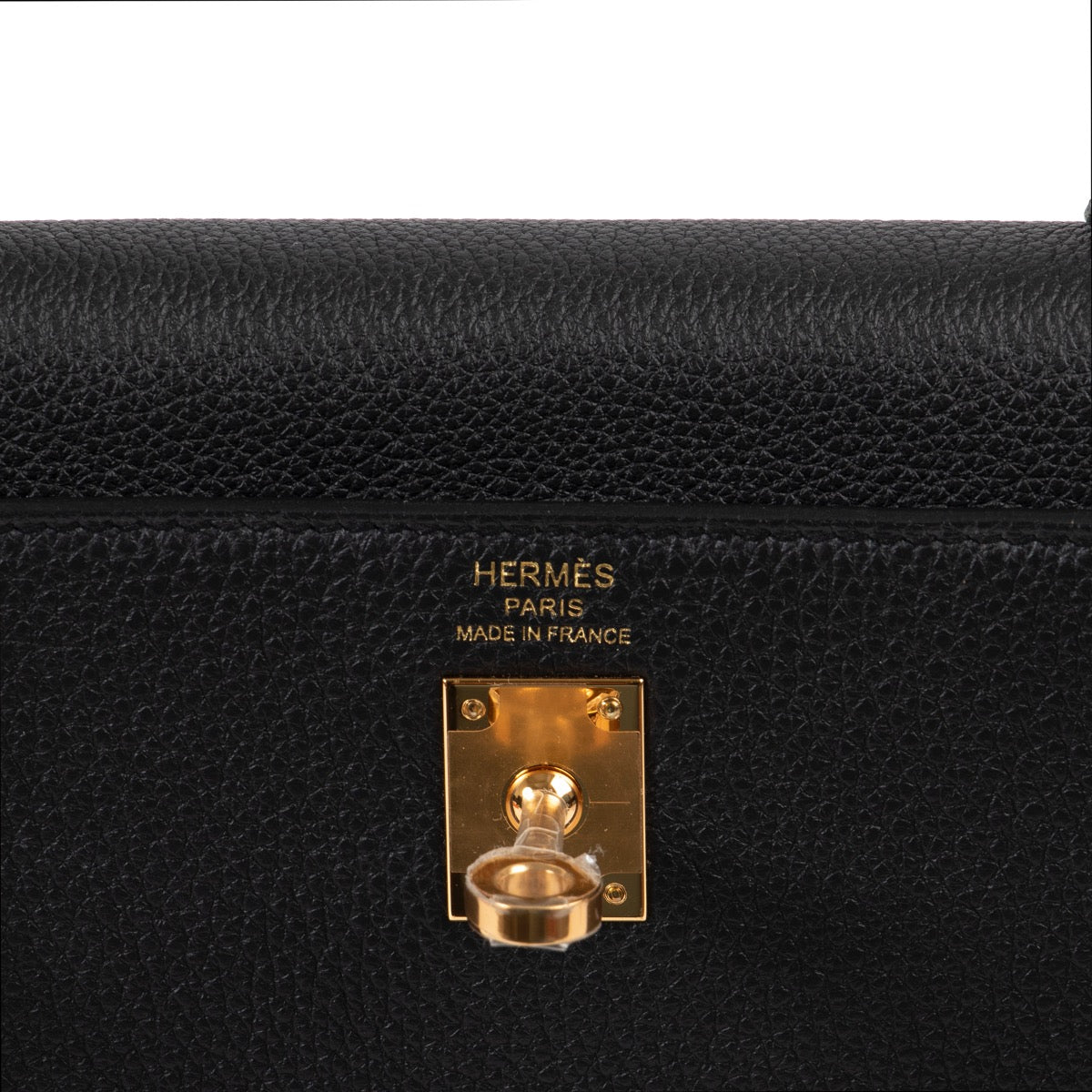 Shop safe online at Labellov in Antwerp this 100% authentic second hand Hermès Kelly 25 Retourne Noir Togo GHW