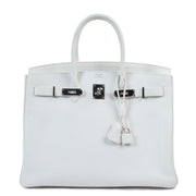 100% Hermès Birkin 35 White Taurillon Clemence PHW for the best price at Labellov secondhand luxury in Antwerp. We buy and sell your authentic designer bags online.