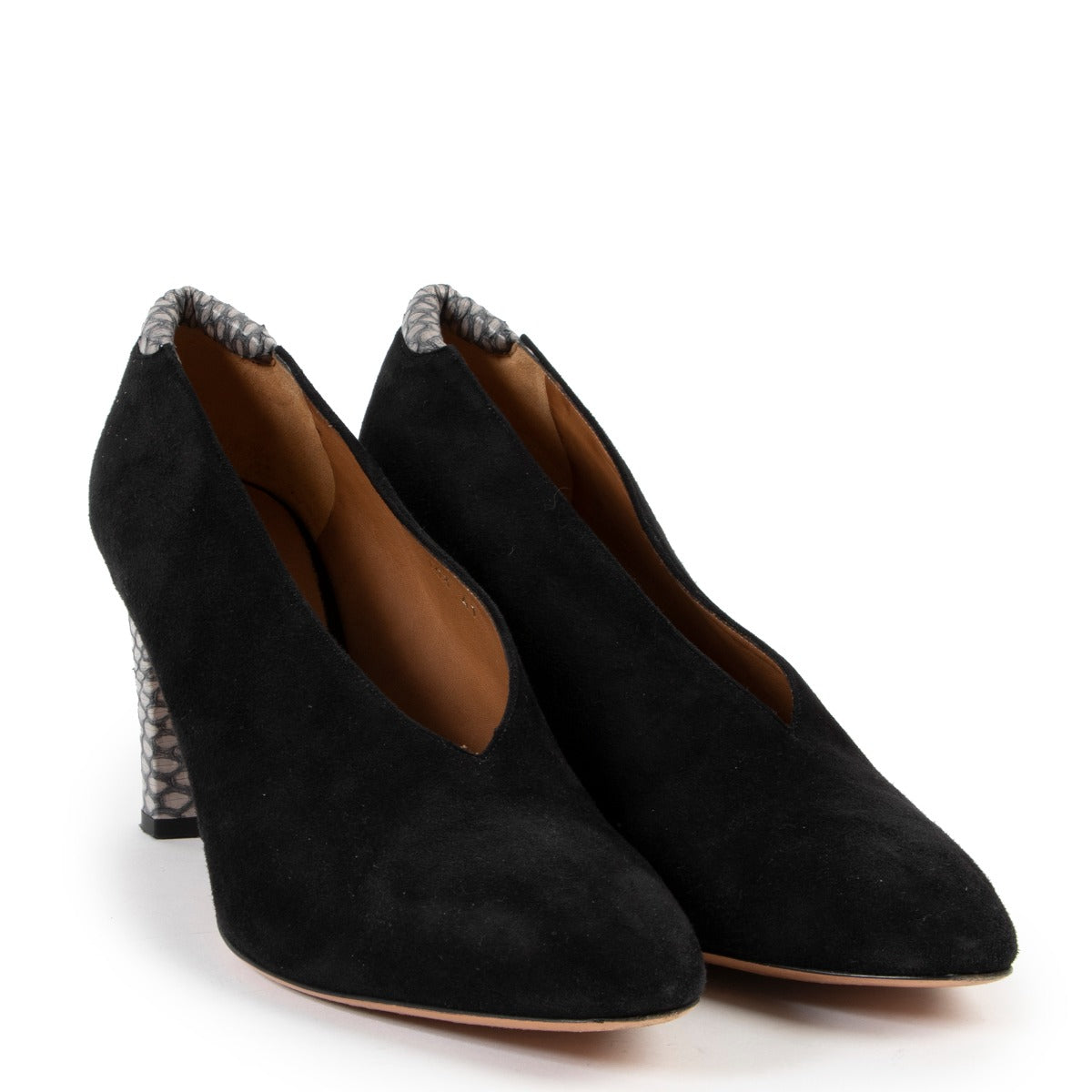 Buy second hand Acne Black Pumps at Labellov Antwerp for the best price 100% authentic