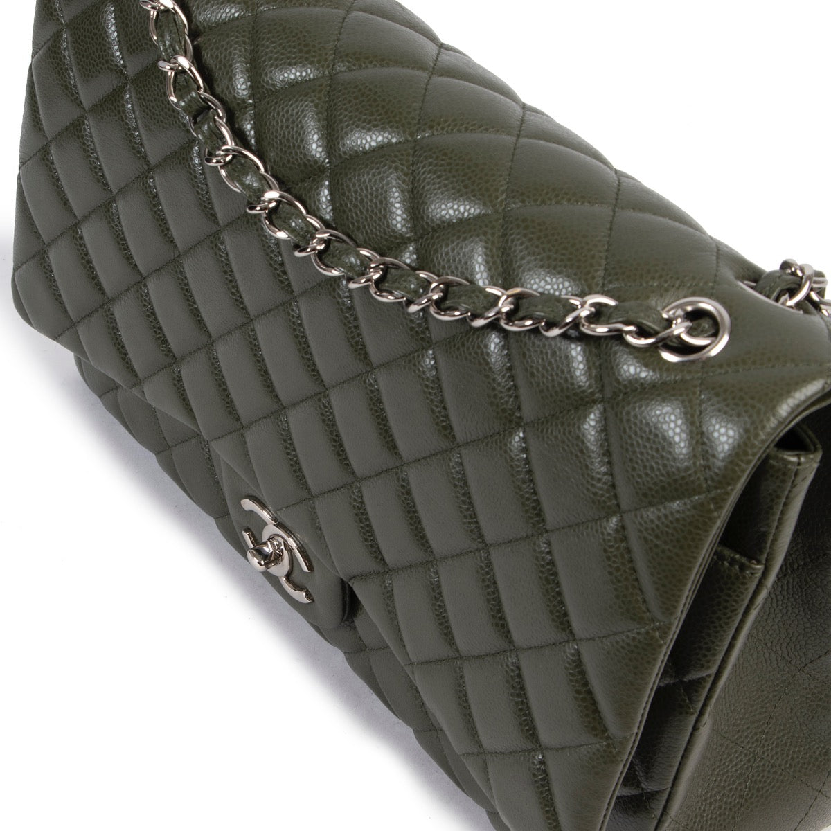 Shop safe online 100% authentic second hand Chanel Khaki Caviar Leather Maxi Classic Flap Bag in very good excellent condition at the right price at Labellov in Antwerp.