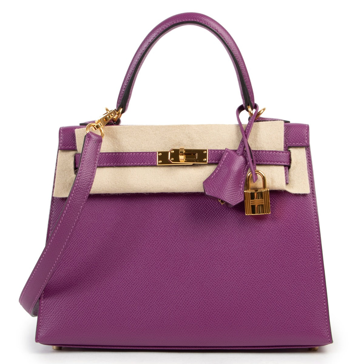 Hermès Kelly 25 Anemone GHW Epsomavailable at Labellov. Get it now. 100% authenticity guaranteed. Hermès Kelly now 24/7 visible online. Get an appointment to shop and look at this bag.