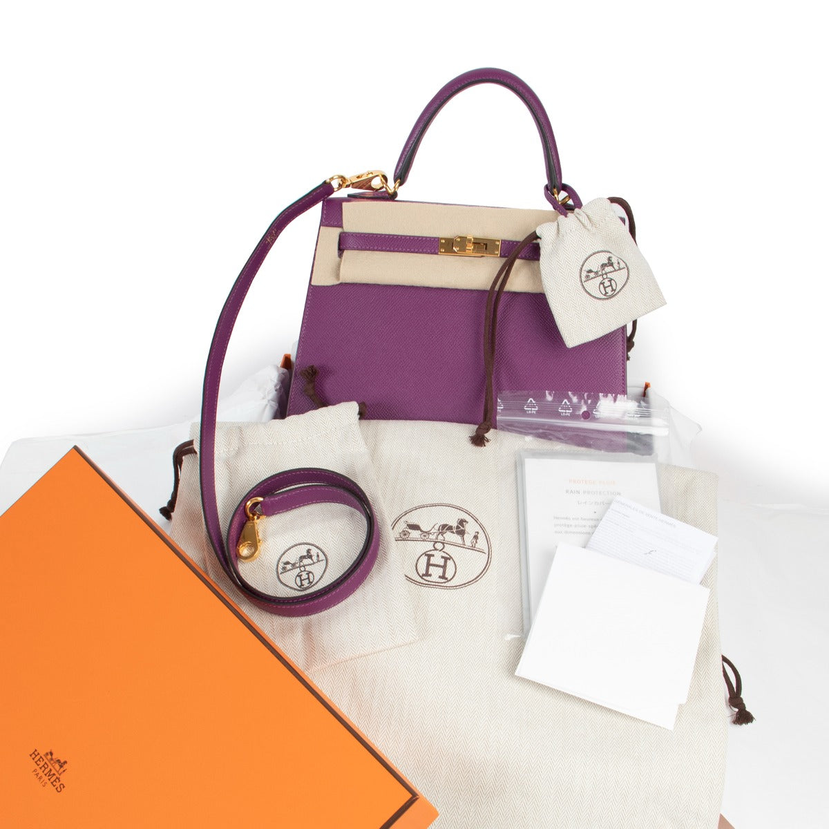 Hermès Kelly 25 Anemone GHW Epsomavailable at Labellov. Get it now. 100% authenticity guaranteed. Hermès Kelly now 24/7 visible online. Get an appointment to shop and look at this bag.