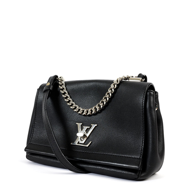 Shop safe online at Labellov in Antwerp this 100% authentic second hand Louis Vuitton Black Lock Me Chain Bag