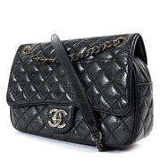 Shop safe online at Labellov in Antwerp this 100% authentic second hand Chanel Black Classic flap bag