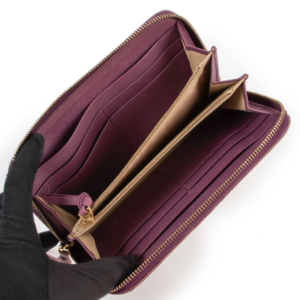 Buy an authentic second hand Bottega Veneta lilac leather wallet at Labellov