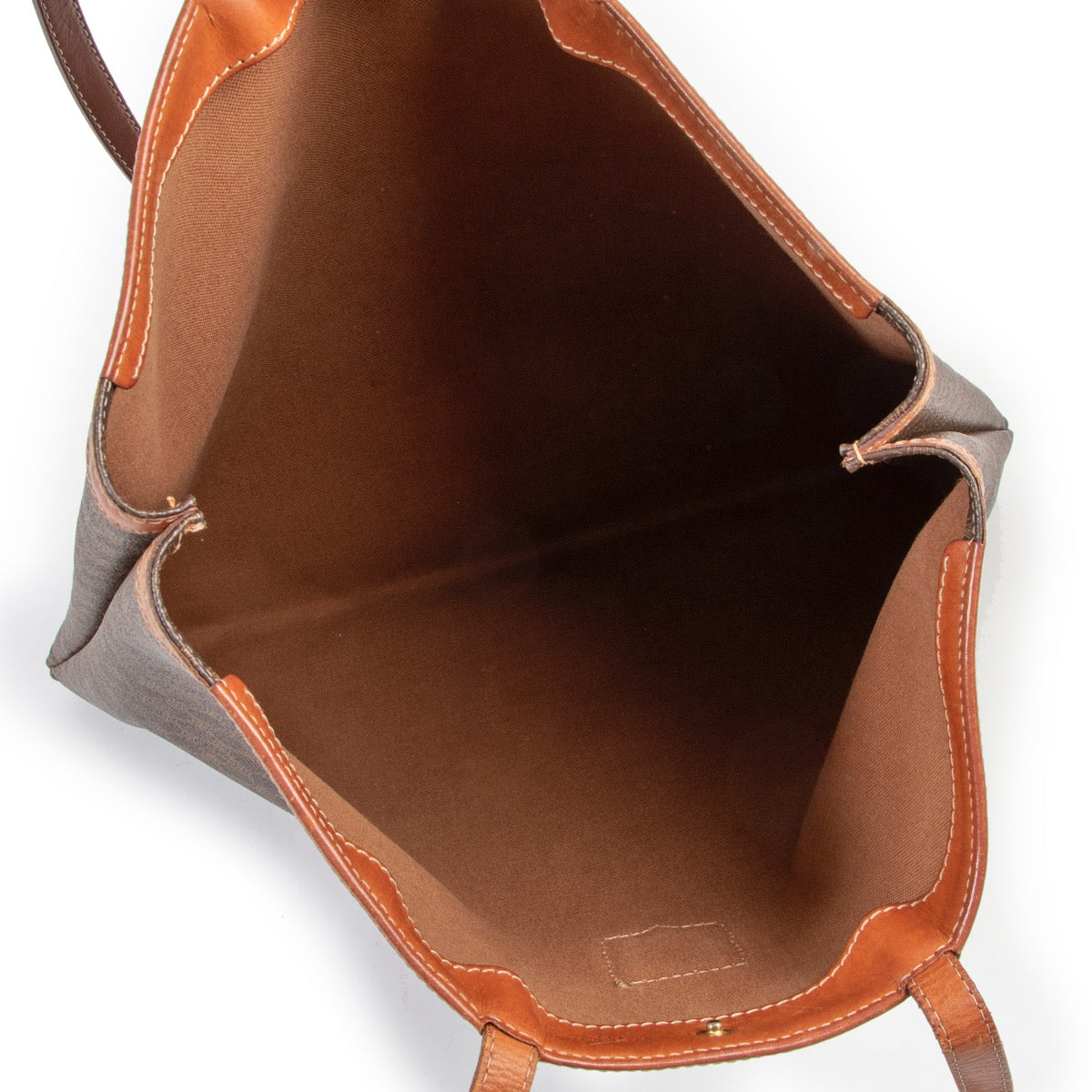 Buy an 100 authentic second hand Celine Triomphe monogram tote bag at Labellov