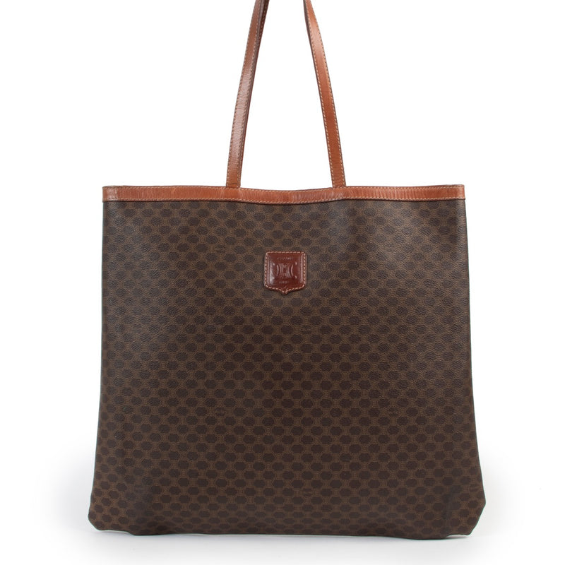 Buy an 100 authentic second hand Celine Triomphe monogram tote bag at Labellov