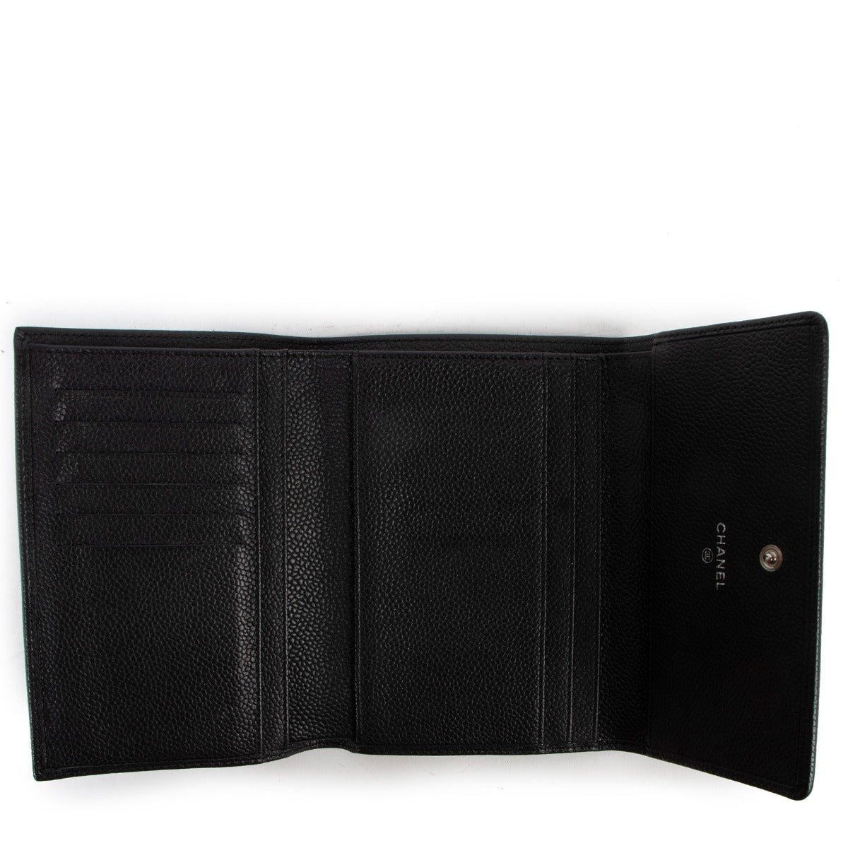 Buy online an authentic second hand Chanel black caviar timeless CC logo flap wallet in very good condition at Labellov in Antwerp.