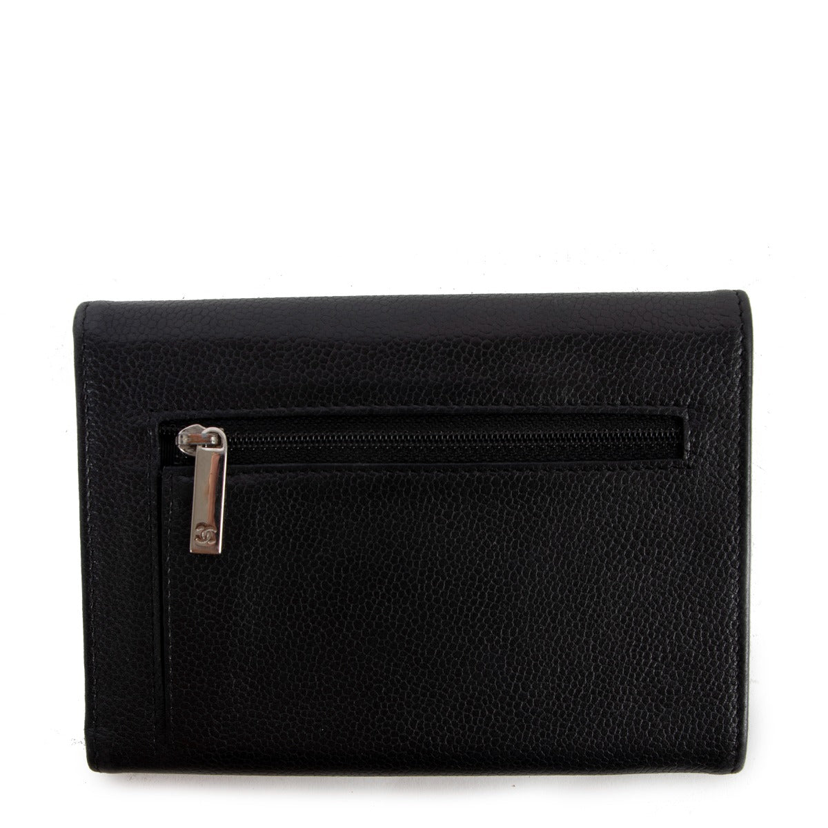 Buy online an authentic second hand Chanel black caviar timeless CC logo flap wallet in very good condition at Labellov in Antwerp.