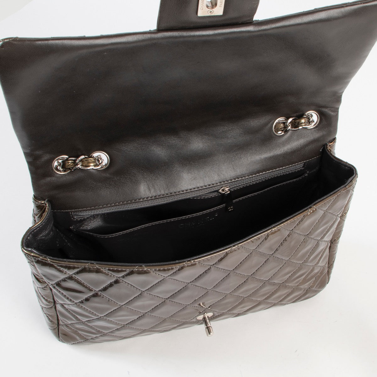 shop online authentic vintage second hand Chanel Olive Green Jumbo Classic Flap Patent Leather Handbag on Labellov