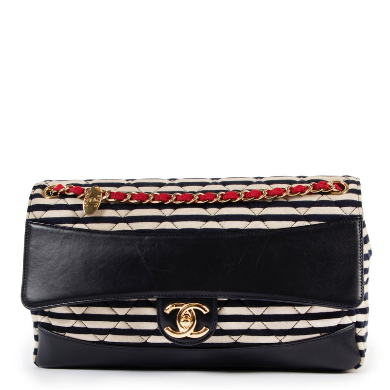 acheter en ligne seconde main Chanel Striped Quilted Jersey Fabric & Navy Lambskin Coco Sailor Jumbo Classic Single Flap Bag. shop safe online Chanel Striped Quilted Jersey Fabric & Navy Lambskin Coco Sailor Jumbo Classic Single Flap Bag.