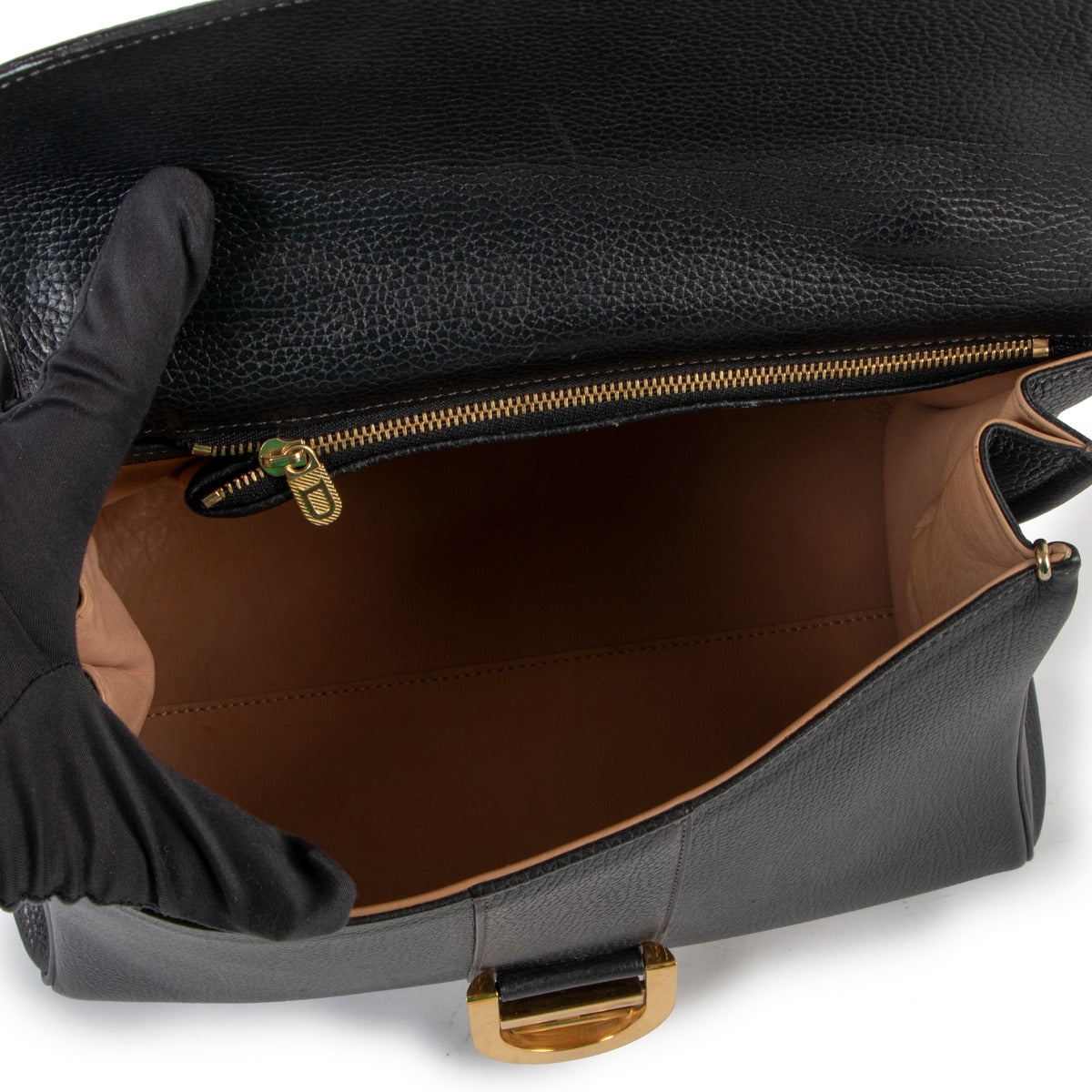 Buy online authentic second hand Delveaux Black Brillant MM GHW Top Handle Bag in very good condition at Labellov in Antwerp