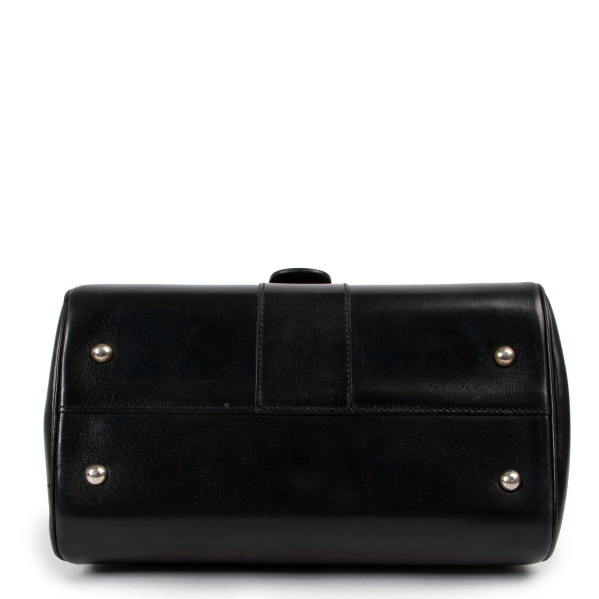 Shop now your favorite 100% authentic Delvaux handbags, at Labellov.