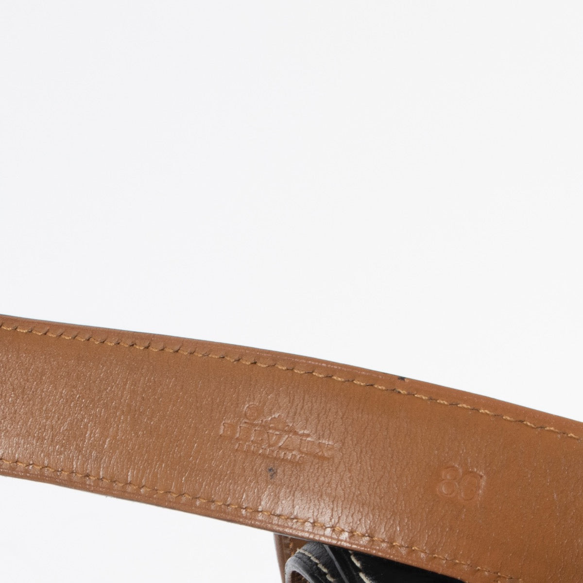 Buy an authentic second hand black Delvaux belt at Labellov