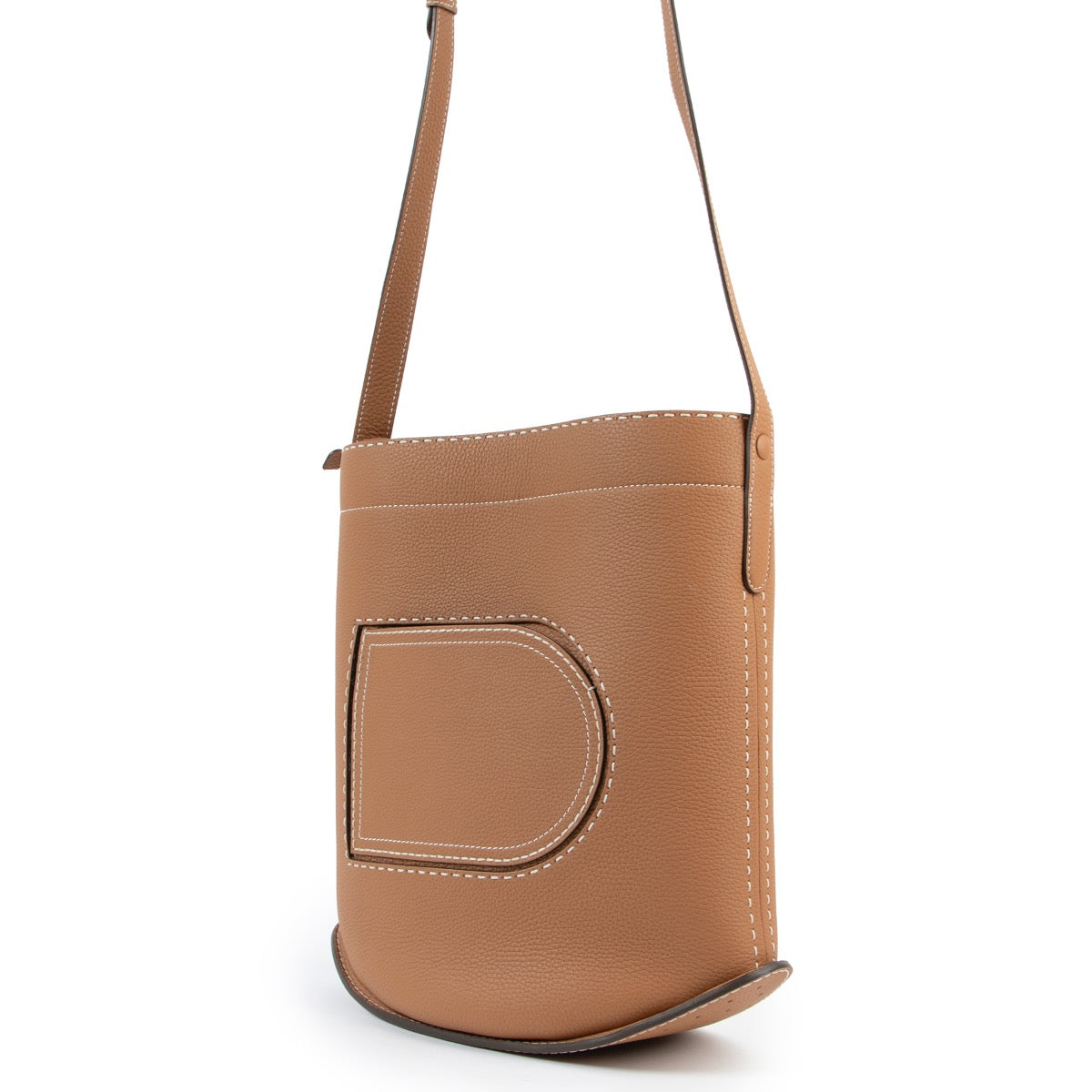 Shop safe online at Labellov in Antwerp this 100% authentic second hand Delvaux Cognac Pin Surpiqué GM Shoulder Bag