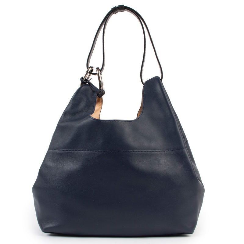 Shop safe online at Labellov in Antwerp this 100% authentic second hand Delvaux Navy Givry With Me PM Shoulder Bag
