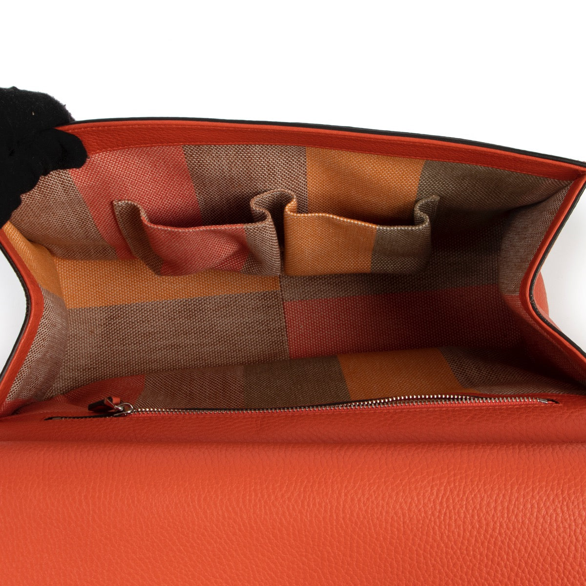Shop safe online at Labellov in Antwerp this 100% authentic second hand Gucci Orange Bamboo Daily Shoulder Bag