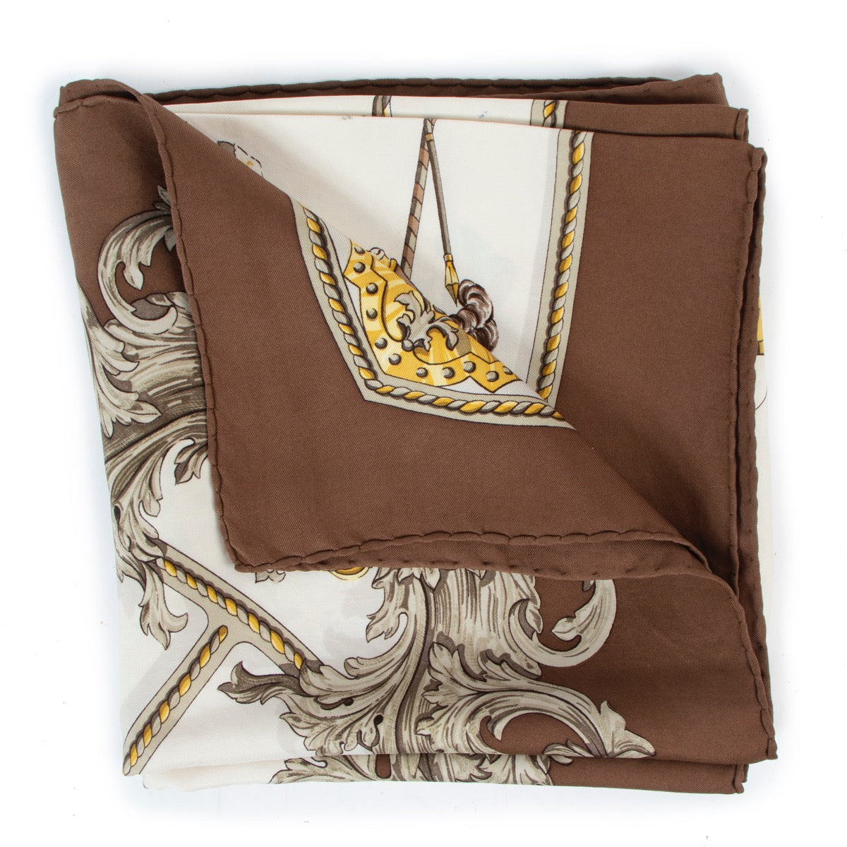Buy an authentic second hand Hermès Carré 90 Chevalerie Silk Scarf in good condition at Labellov.com