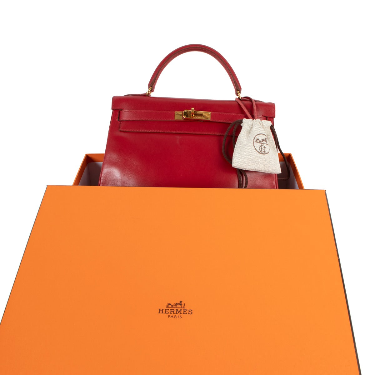 Authentic second hand luxury designer Hermès Kelly 32 Vintage Handbag at Labellov.com