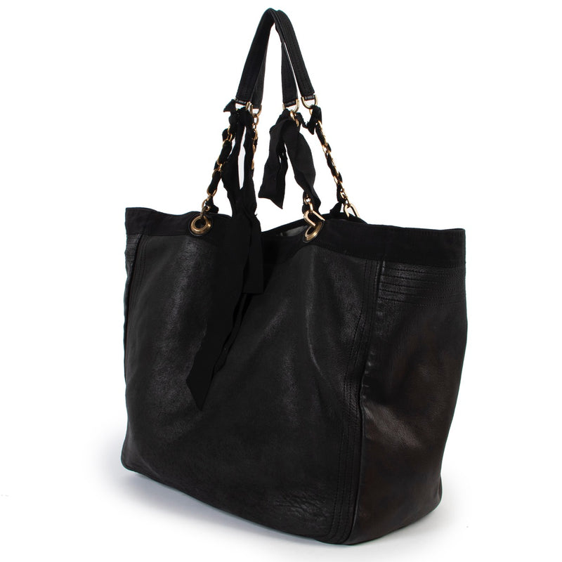Buy an authentic second hand Lanvin Black Leather Shoulder Bag in very good condition at Labellov