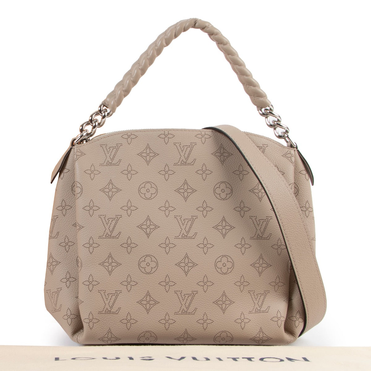 Shop safe online at Labellov in Antwerp this 100% authentic second hand Louis Vuitton Babylone Chain BB Mahina Bag