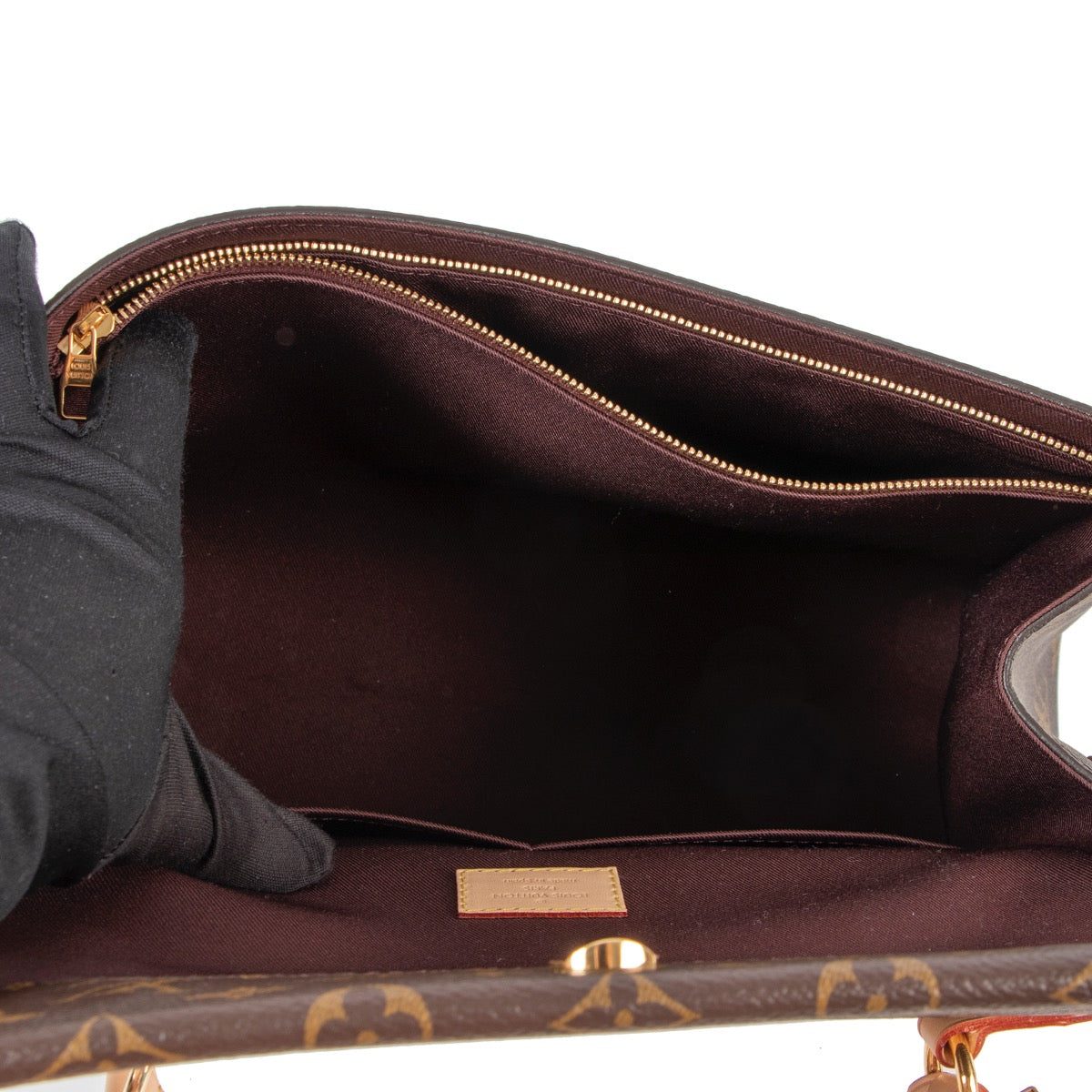 Shop safe online second hand Louis Vuitton Cluny MM Monogram Handbag by Lebellov for the best price