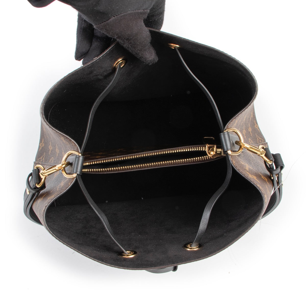 Shop authentic second hand Louis Vuitton NéoNoé Monogram Crossbody Bag at Labellov for the best price