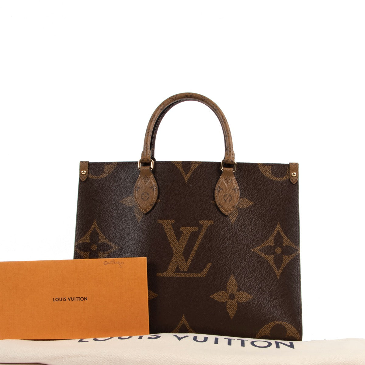 Shop safe online at Labellov in Antwerp this 100% authentic second hand Louis Vuitton Monogram On The Go Shoulder Bag