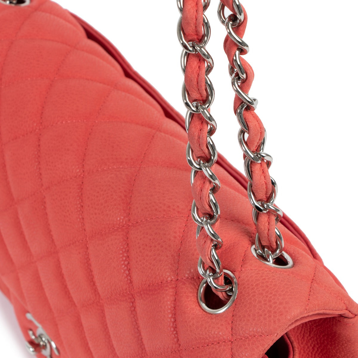 Grand sac Chanel Classic Flap en cuir caviar mat rose