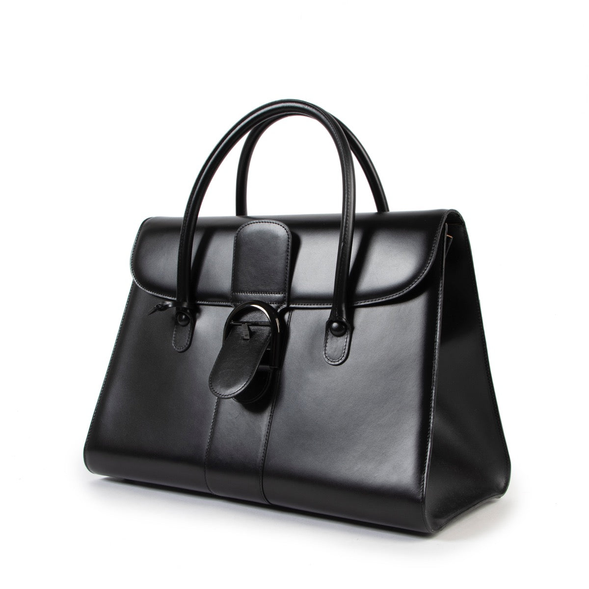 Shop safe online at Labellov in Antwerp this 100% authentic second hand Delvaux Black Double Poignée Top handle