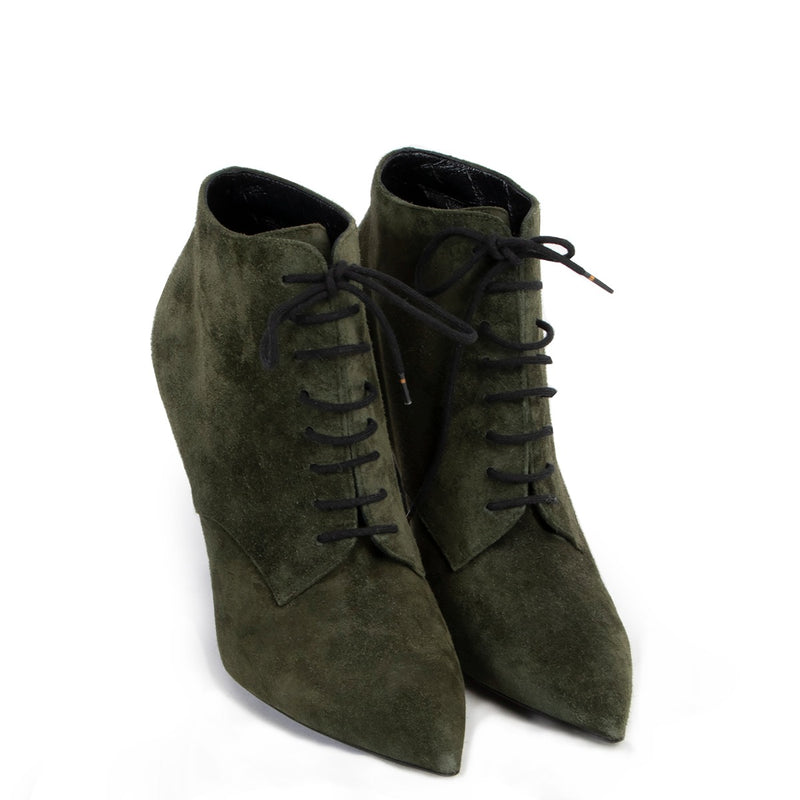 Buy these Saint Laurent Green Ankle Boots - Size 37,5 at Labellov Luxury online or in store. Buy and sell your designer items for a reasonable price.