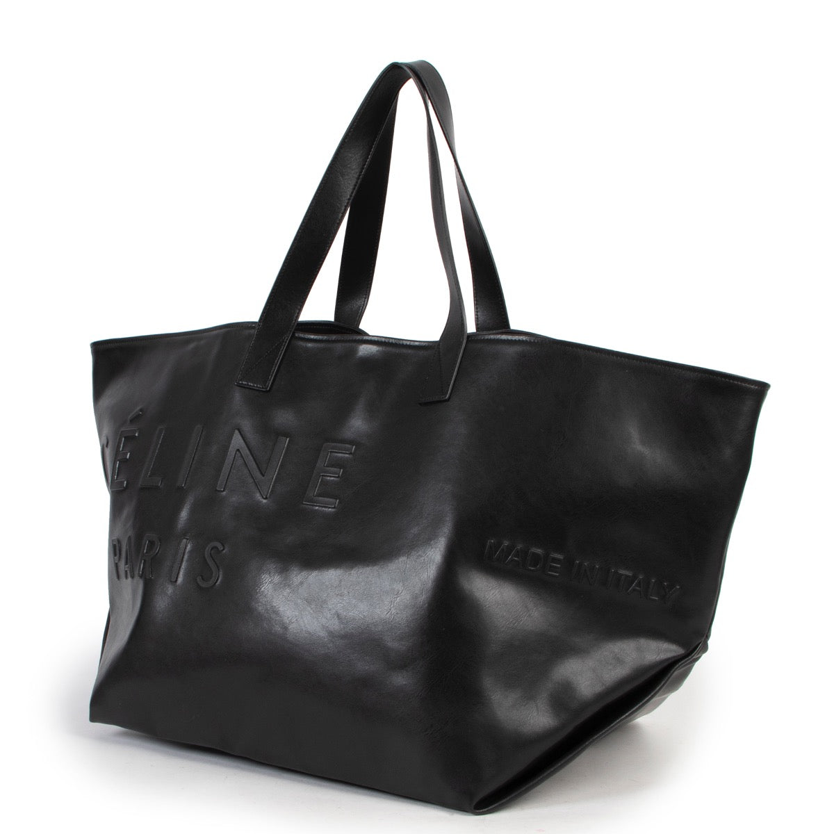 Shop safe online at Labellov in Antwerp this 100% authentic second hand Celine Black Leather Made In Shoulder Bag