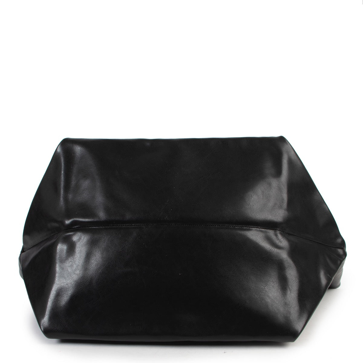 Shop safe online at Labellov in Antwerp this 100% authentic second hand Celine Black Leather Made In Shoulder Bag