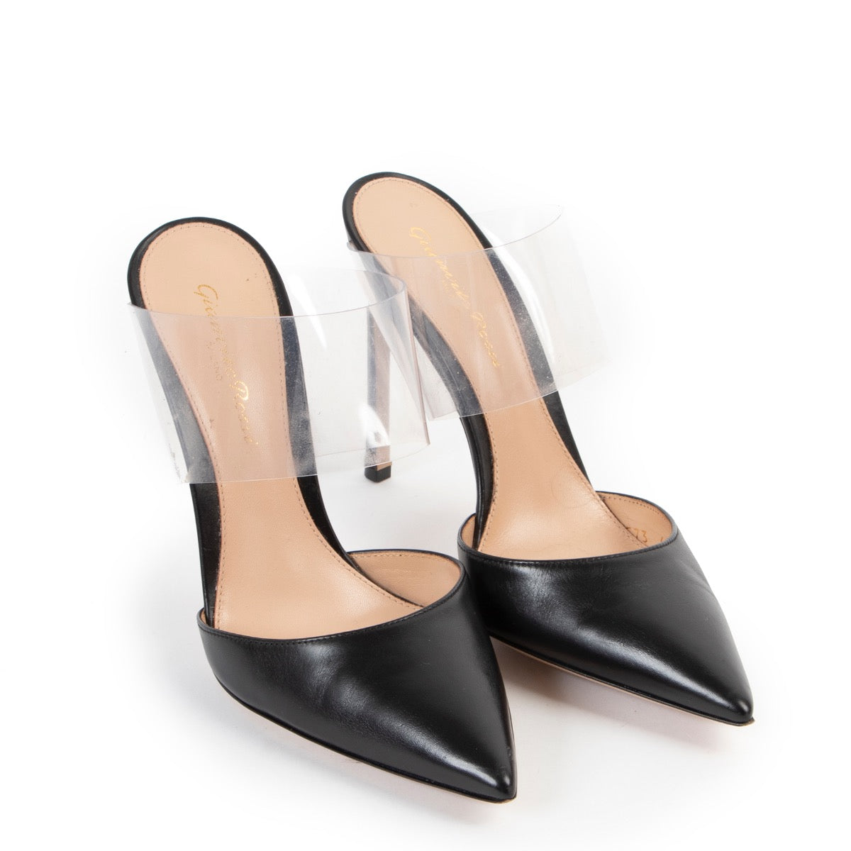Shop safe online at Labellov these 100% authentic second hand Gianvito Rossi Black Virtua 105 Heels - Size 37